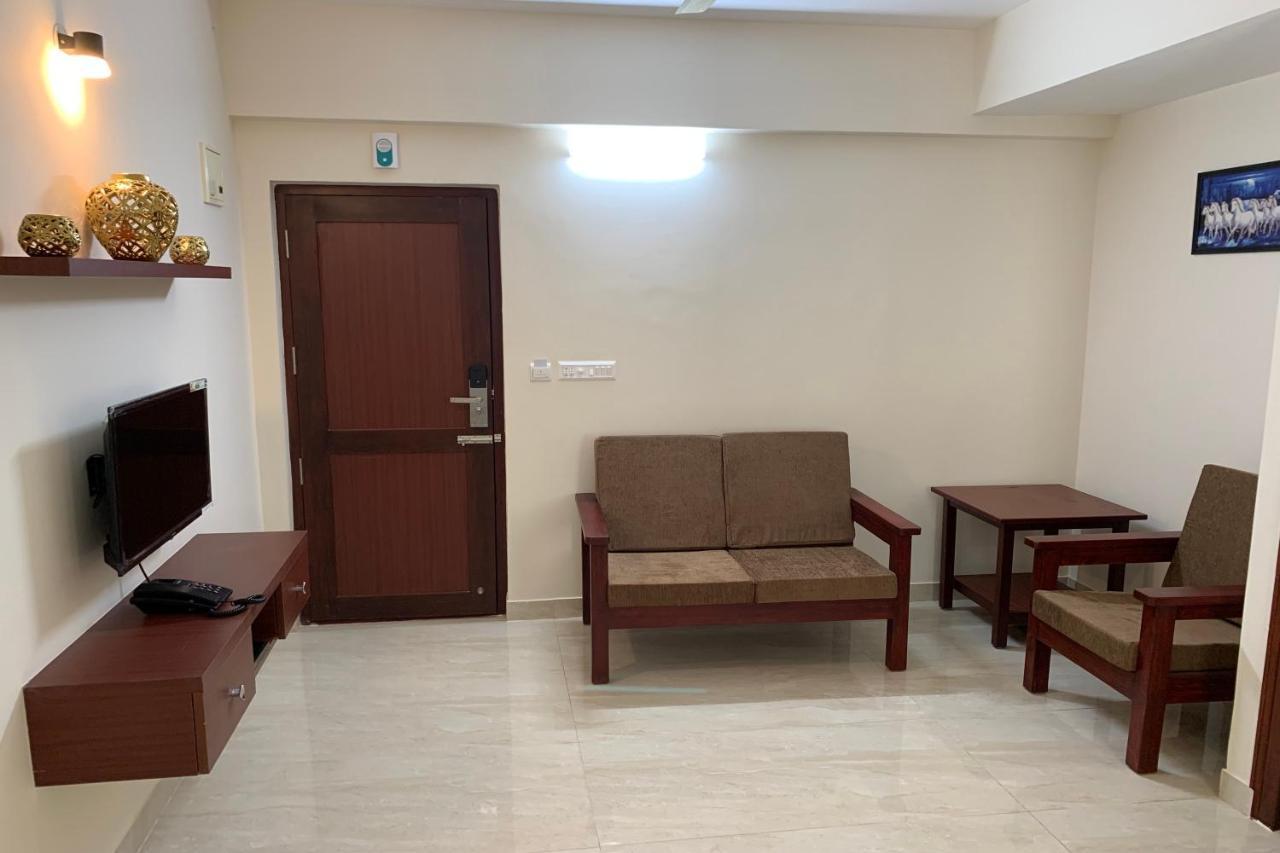 Vennela Hotel Apartments บังกาลอร์ ภายนอก รูปภาพ