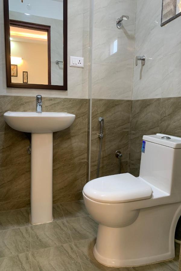 Vennela Hotel Apartments บังกาลอร์ ภายนอก รูปภาพ