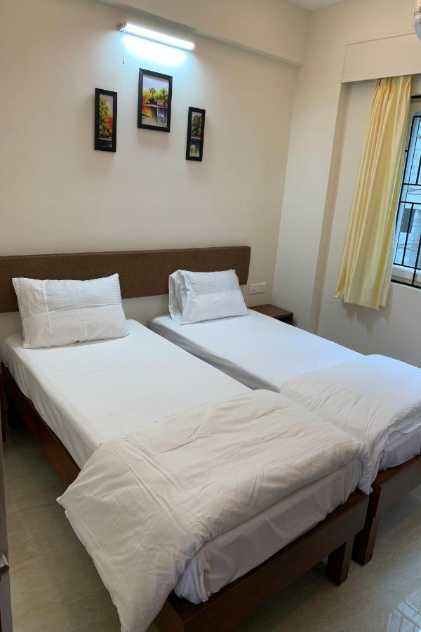 Vennela Hotel Apartments บังกาลอร์ ภายนอก รูปภาพ