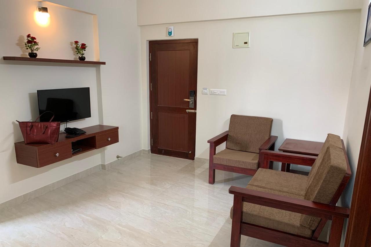 Vennela Hotel Apartments บังกาลอร์ ภายนอก รูปภาพ