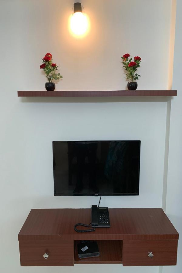 Vennela Hotel Apartments บังกาลอร์ ภายนอก รูปภาพ